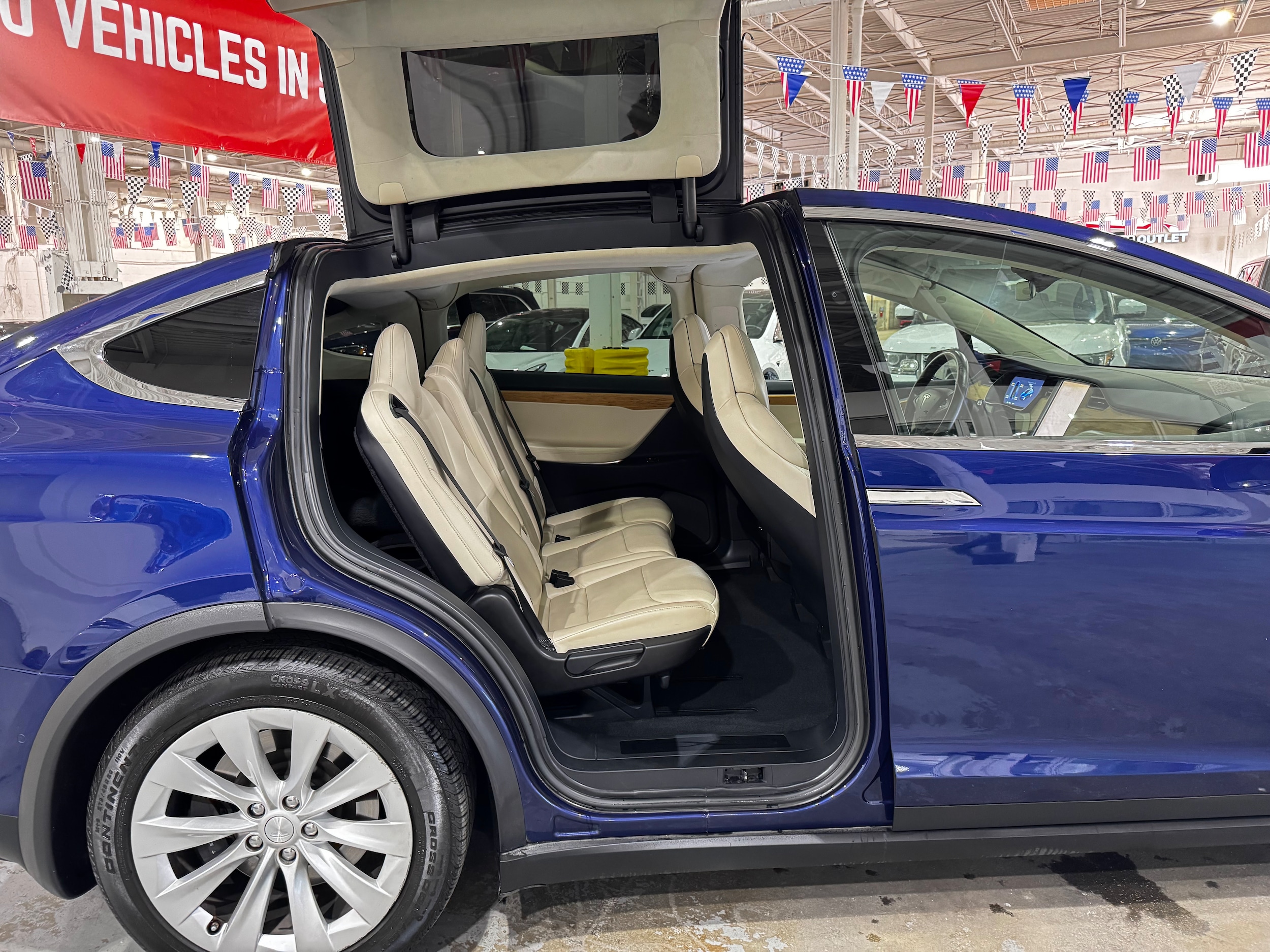 Vehicle image 22 of 37