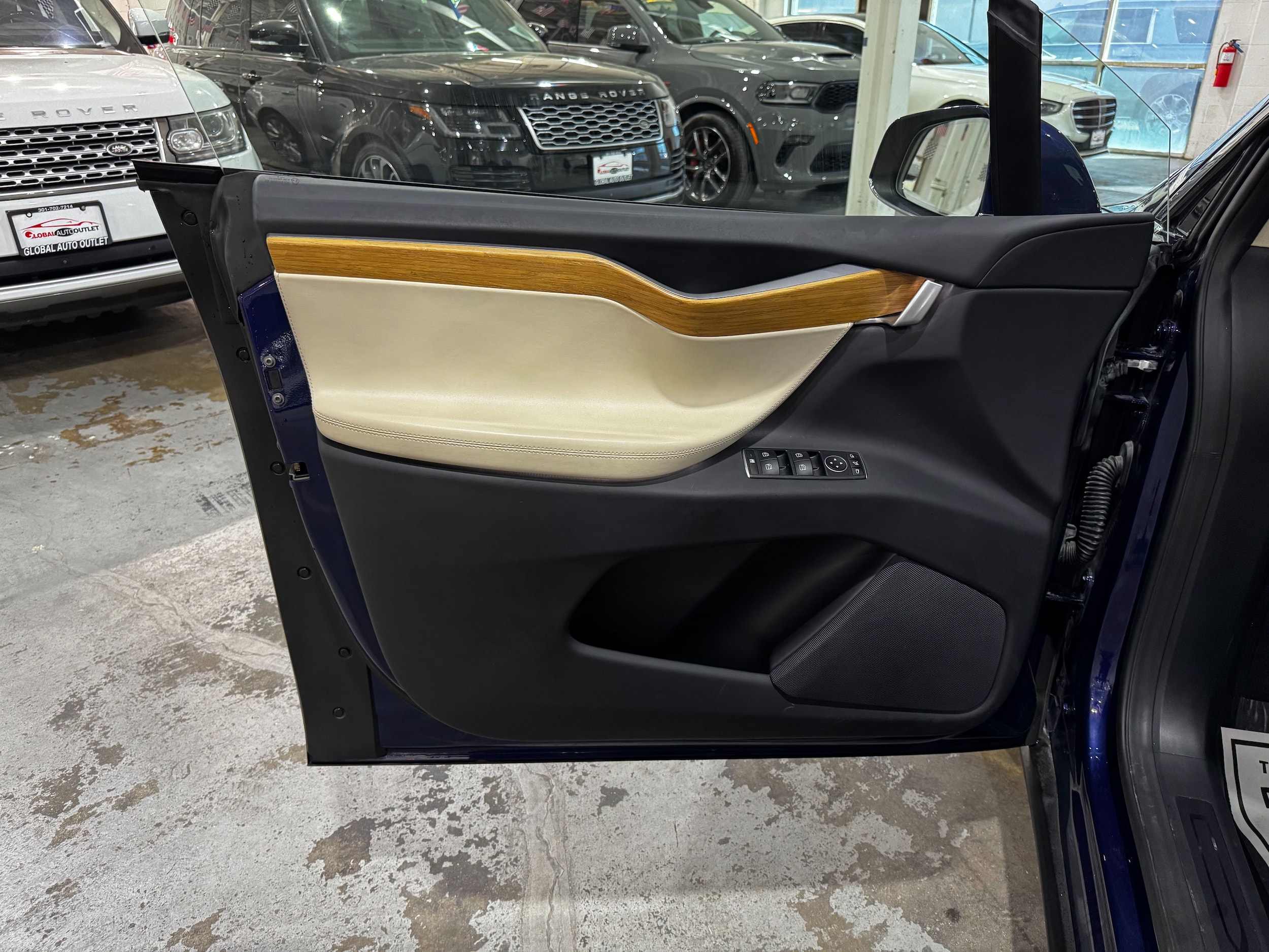 Vehicle image 15 of 37