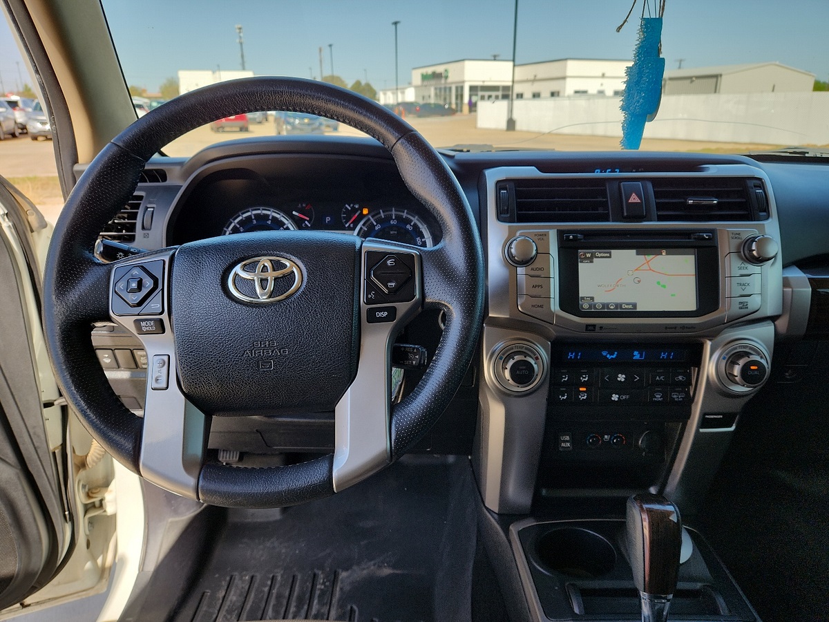 Vehicle image 6 of 12