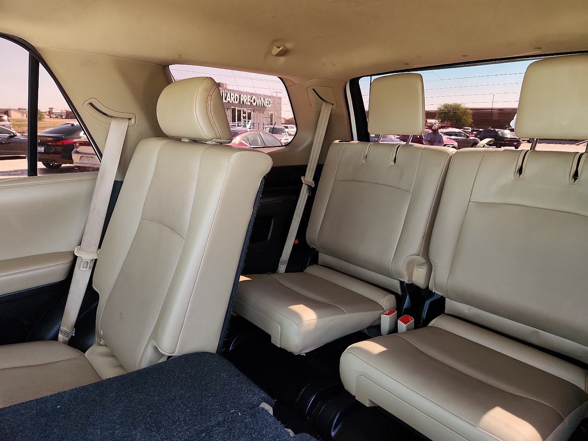 Vehicle image 5 of 12