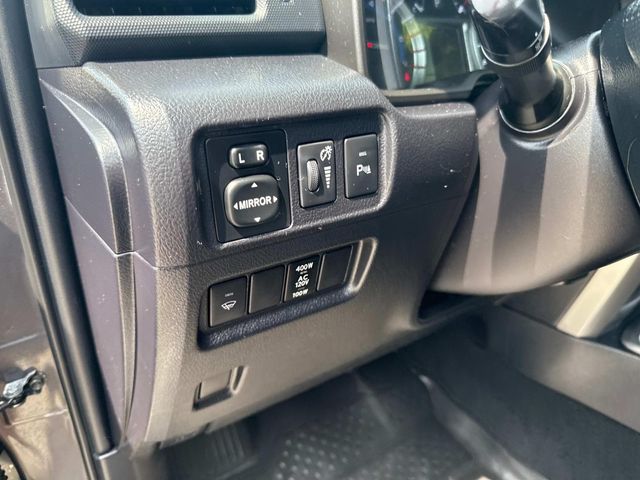 Vehicle image 28 of 36