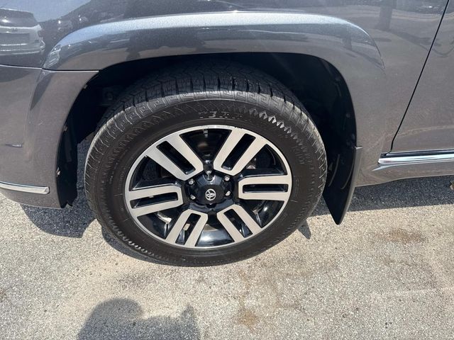 Vehicle image 11 of 36