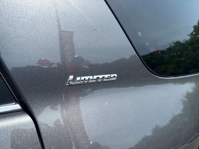 Vehicle image 29 of 36