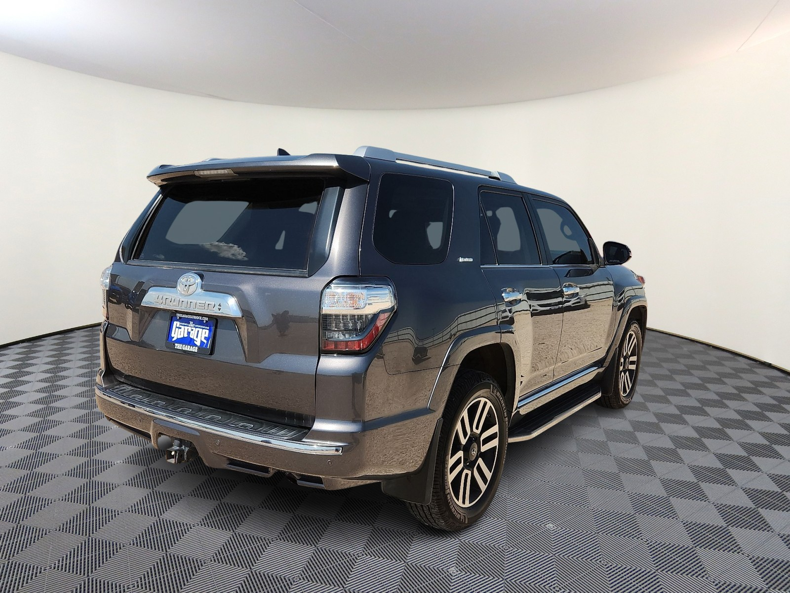 Vehicle image 4 of 20