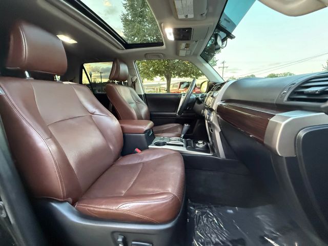 2018 Toyota 4Runner Limited Image 17 of 40