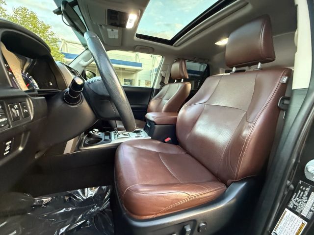 2018 Toyota 4Runner Limited Image 19 of 40