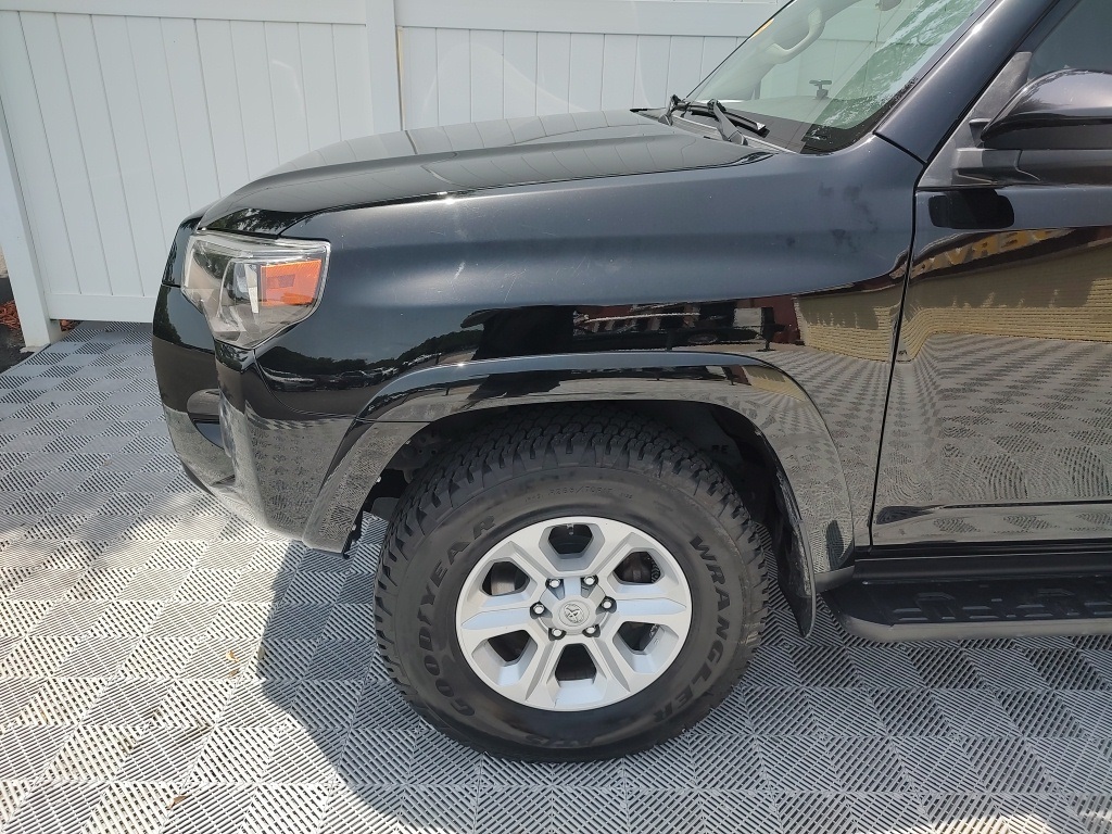 Vehicle image 37 of 59