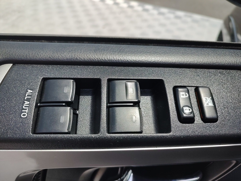 Vehicle image 25 of 59