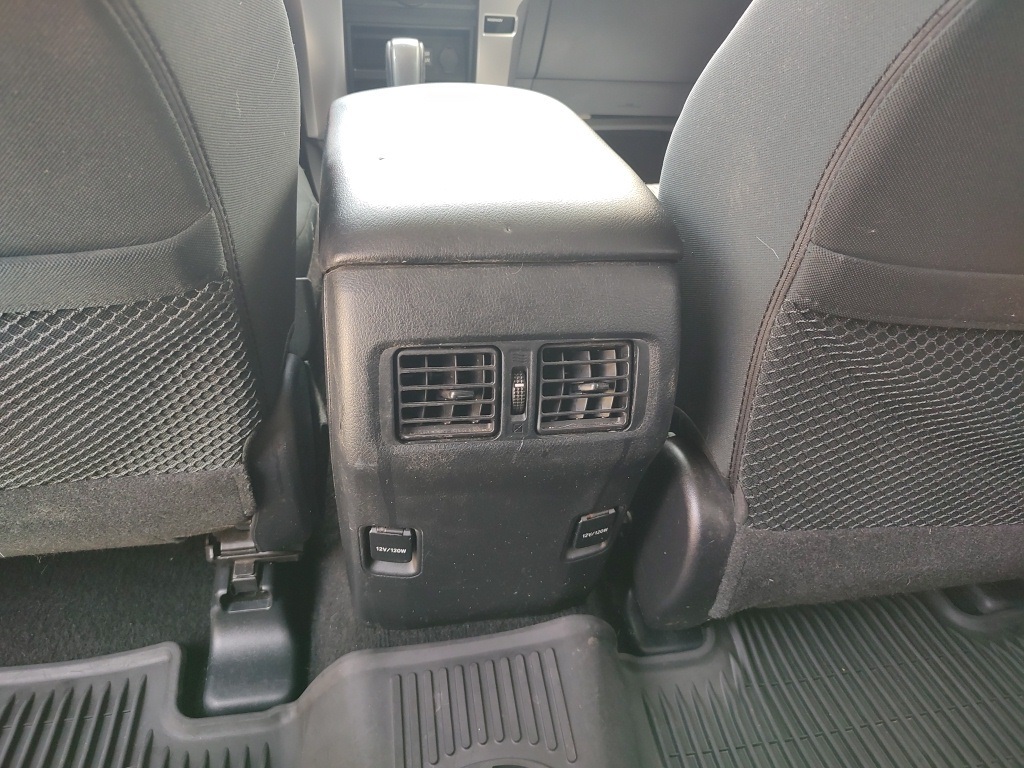 Vehicle image 27 of 59