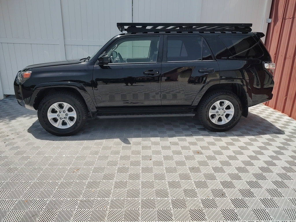 Vehicle image 10 of 59
