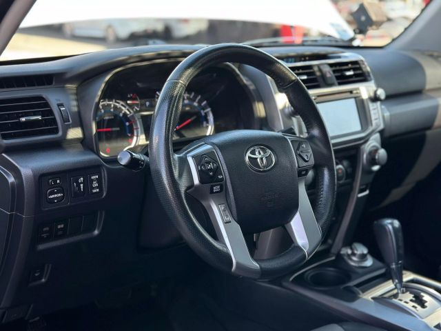 Vehicle image 32 of 58