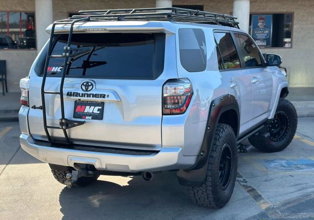 Vehicle image 9 of 58