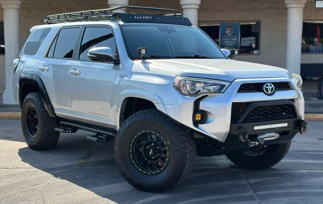 Vehicle image 5 of 58