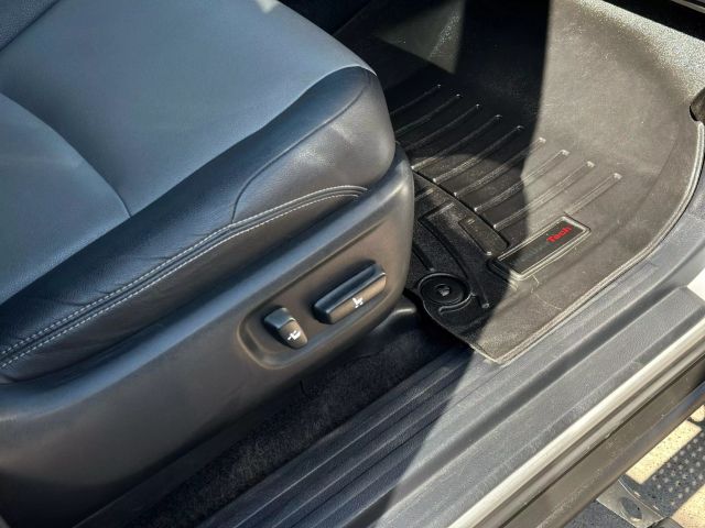 Vehicle image 22 of 58