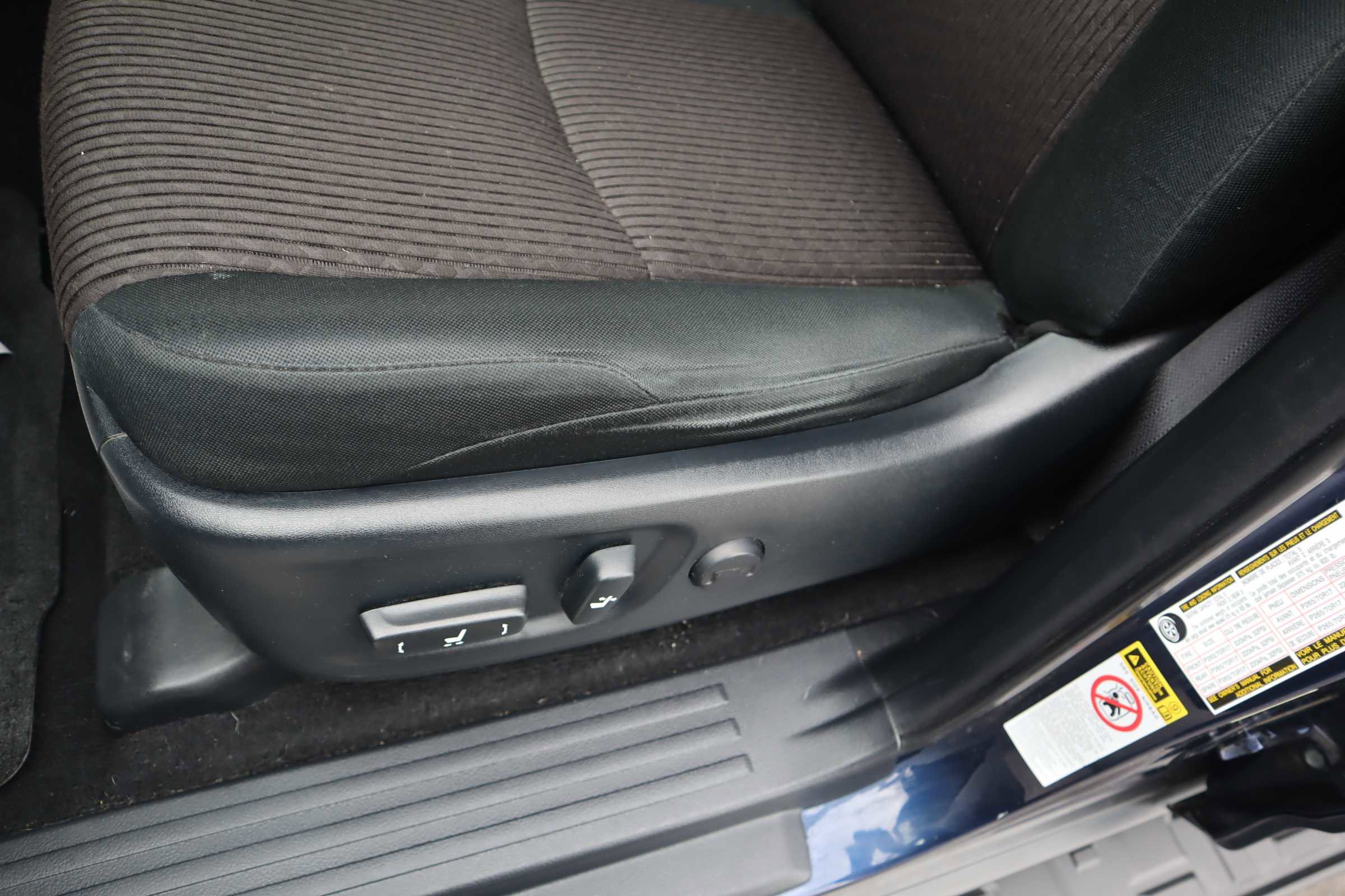 Vehicle image 10 of 17