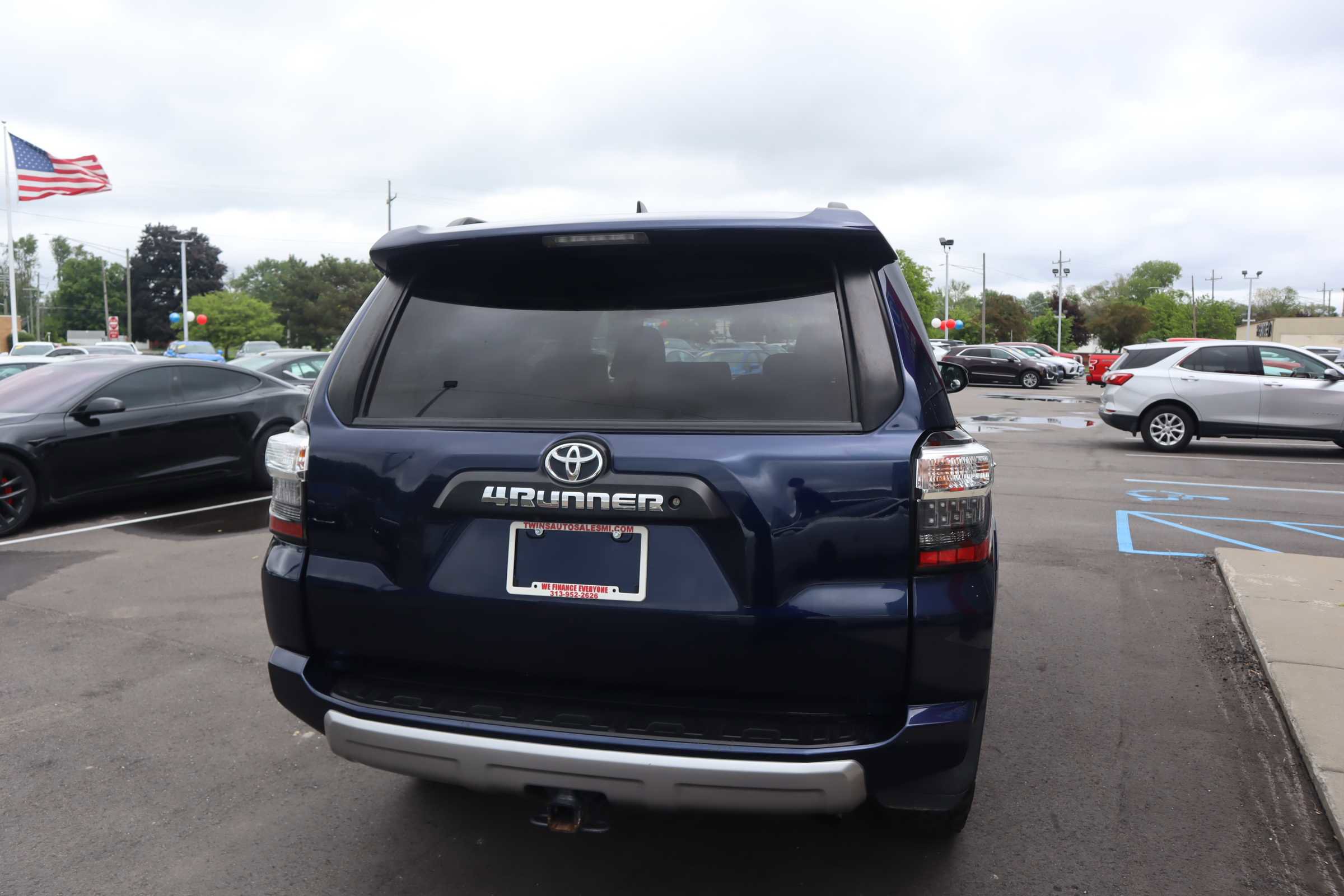 Vehicle image 6 of 17