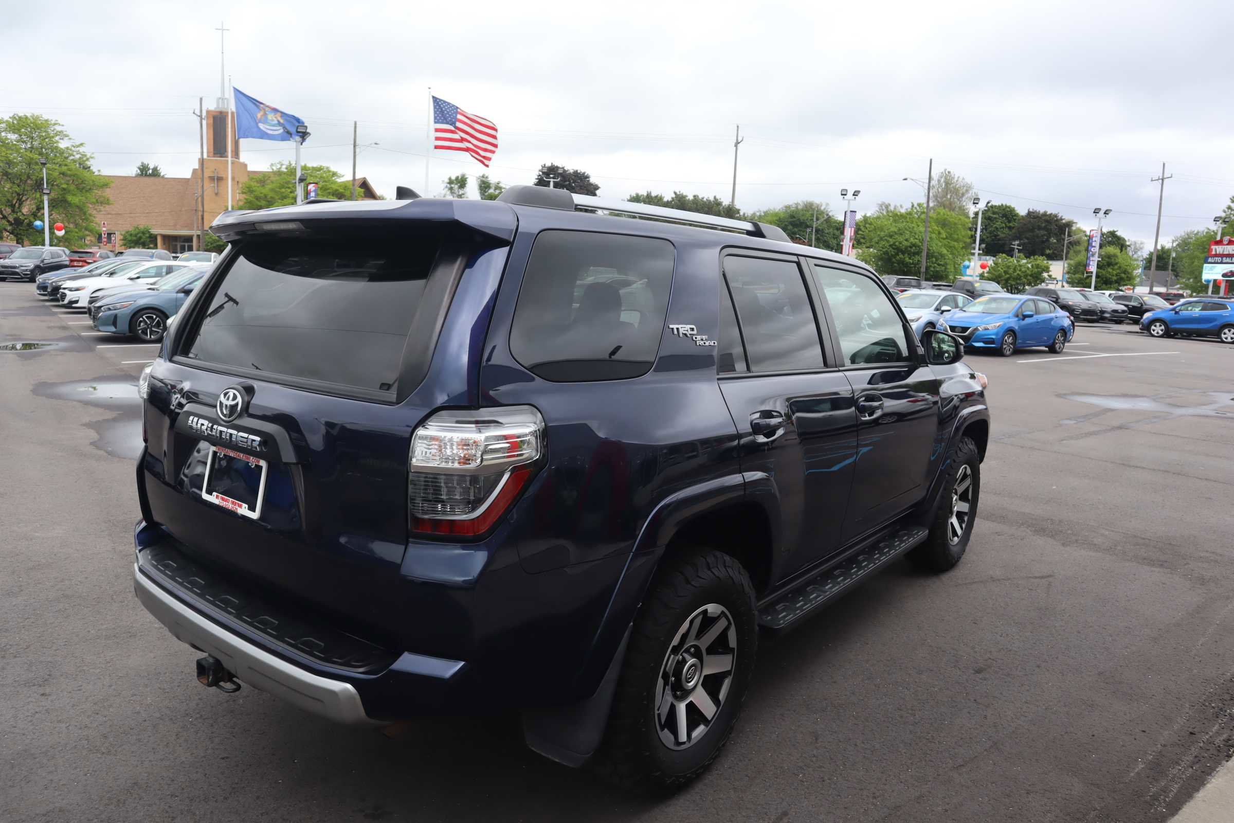 Vehicle image 5 of 17