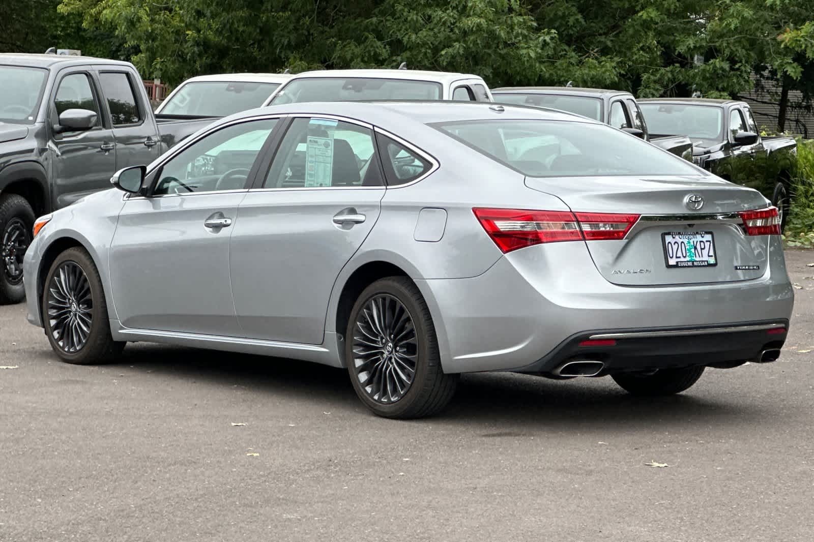 Vehicle image 8 of 29