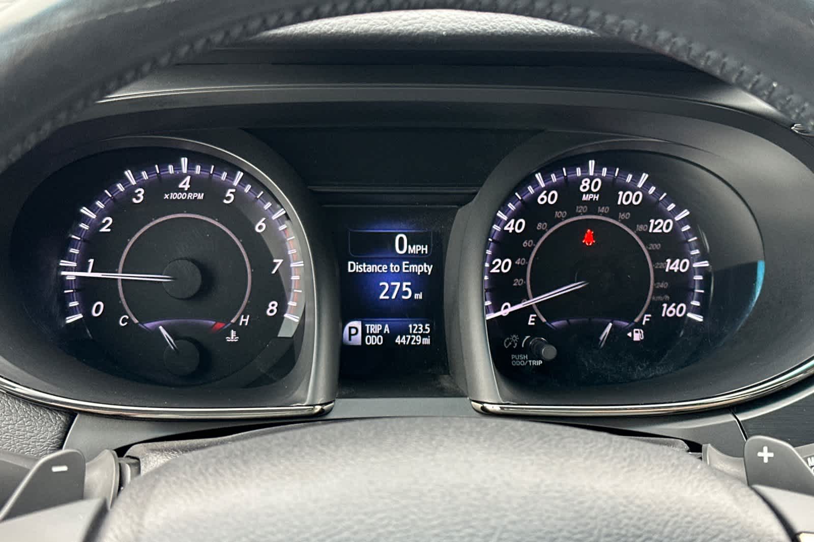 Vehicle image 25 of 29