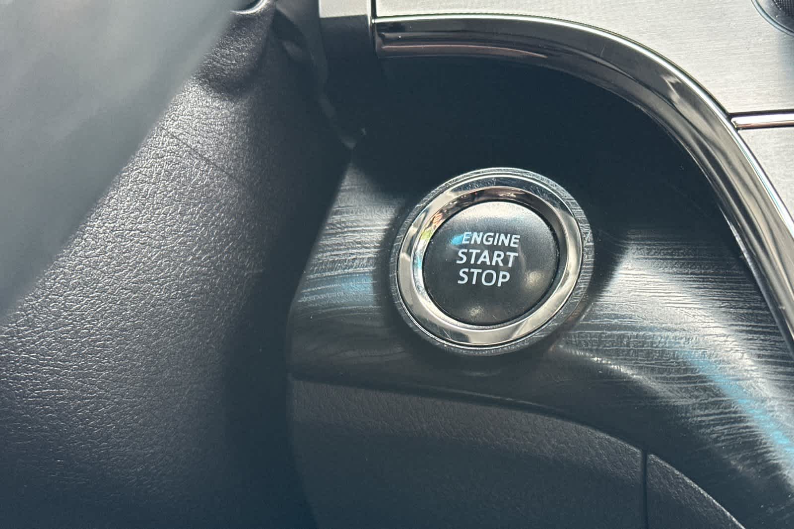 Vehicle image 23 of 29