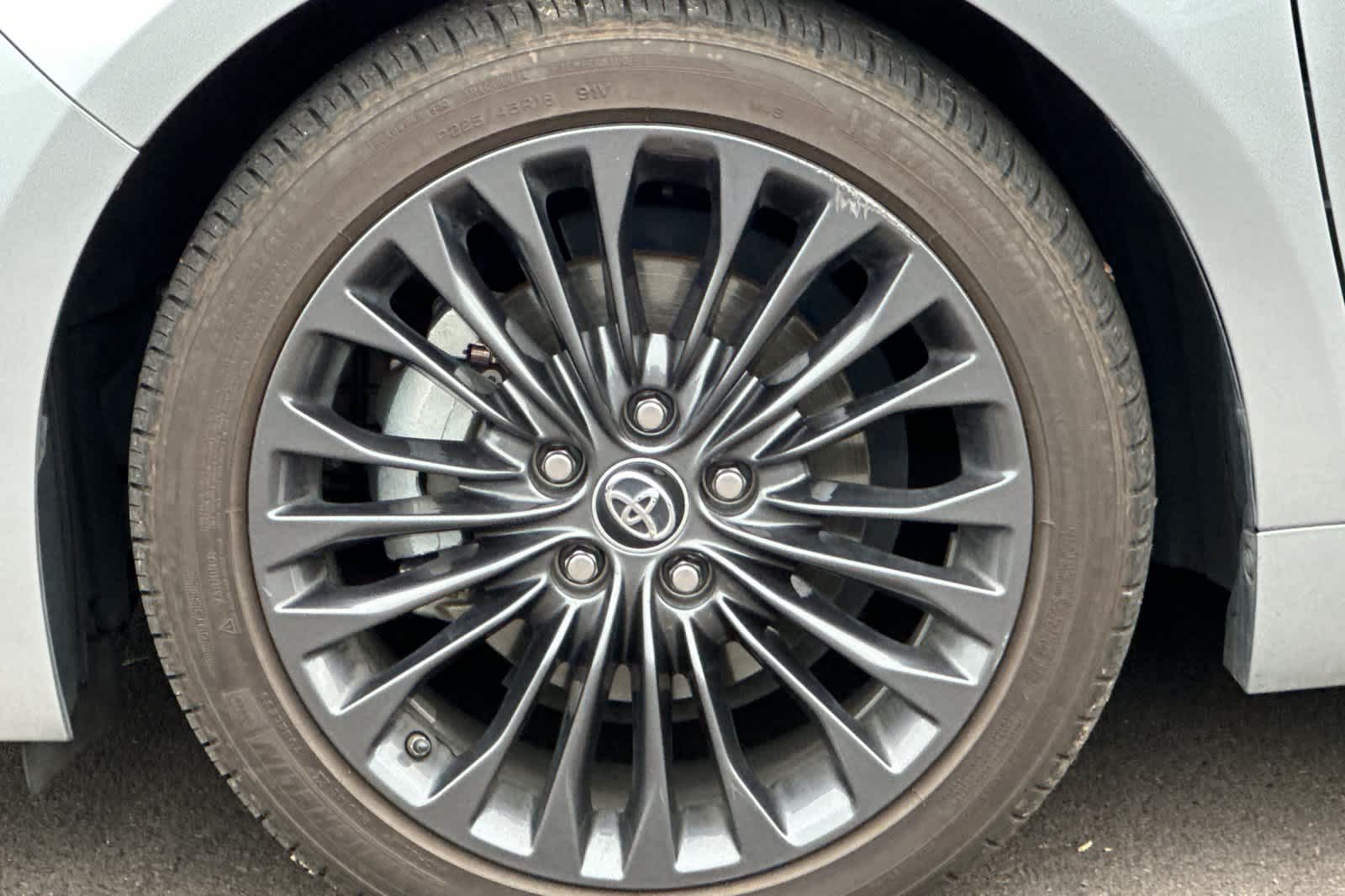 Vehicle image 27 of 29