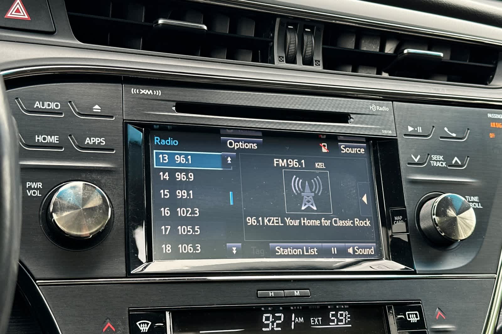 Vehicle image 18 of 29