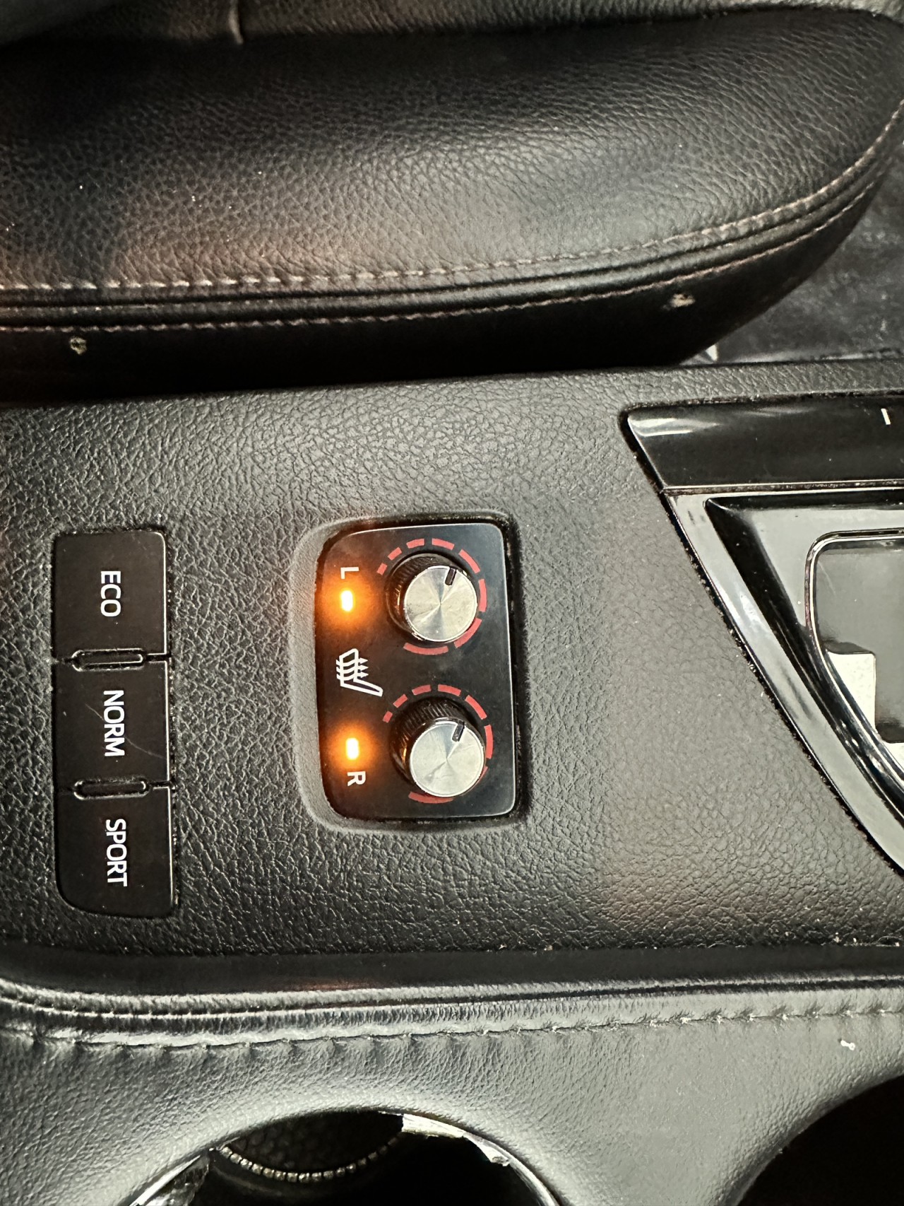 Vehicle image 13 of 16