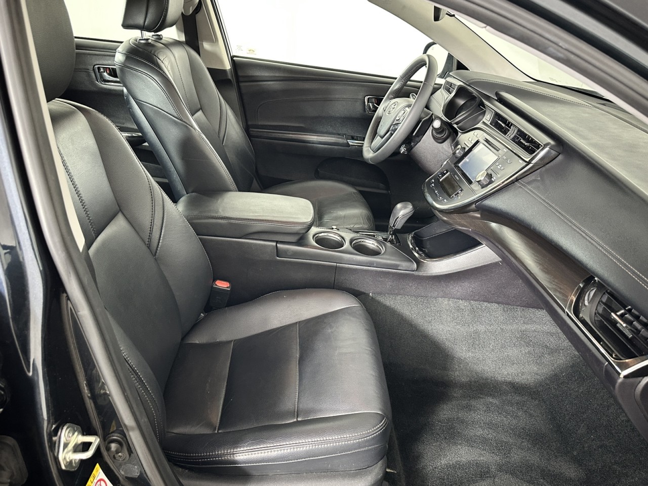 Vehicle image 7 of 16