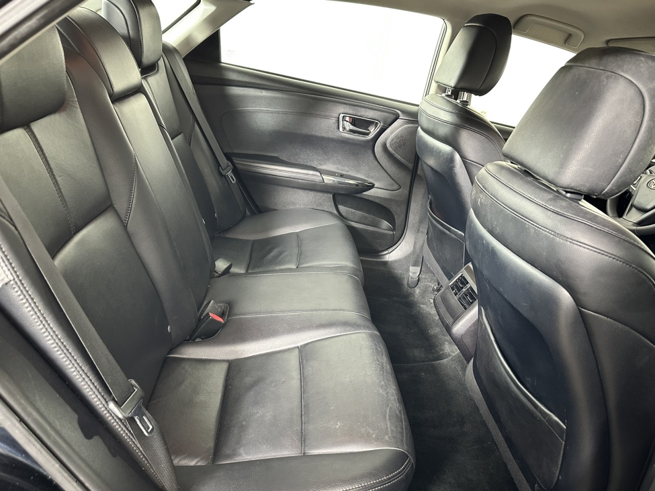 Vehicle image 9 of 16