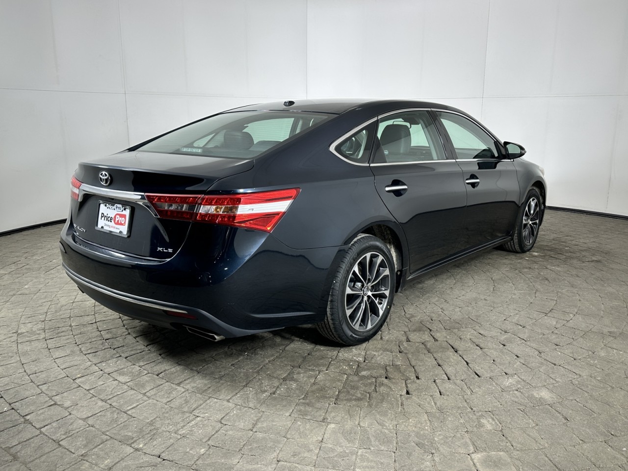 Vehicle image 4 of 16