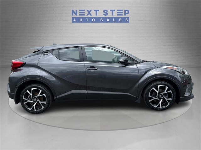 Vehicle image 4 of 32