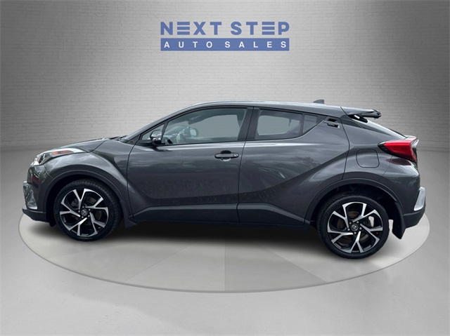 Vehicle image 8 of 32