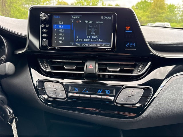 Vehicle image 13 of 32