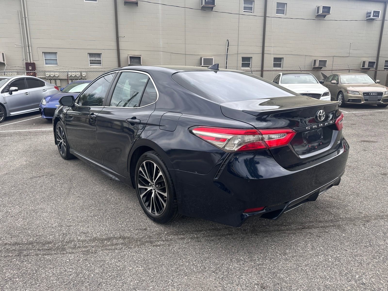 Vehicle image 8 of 21