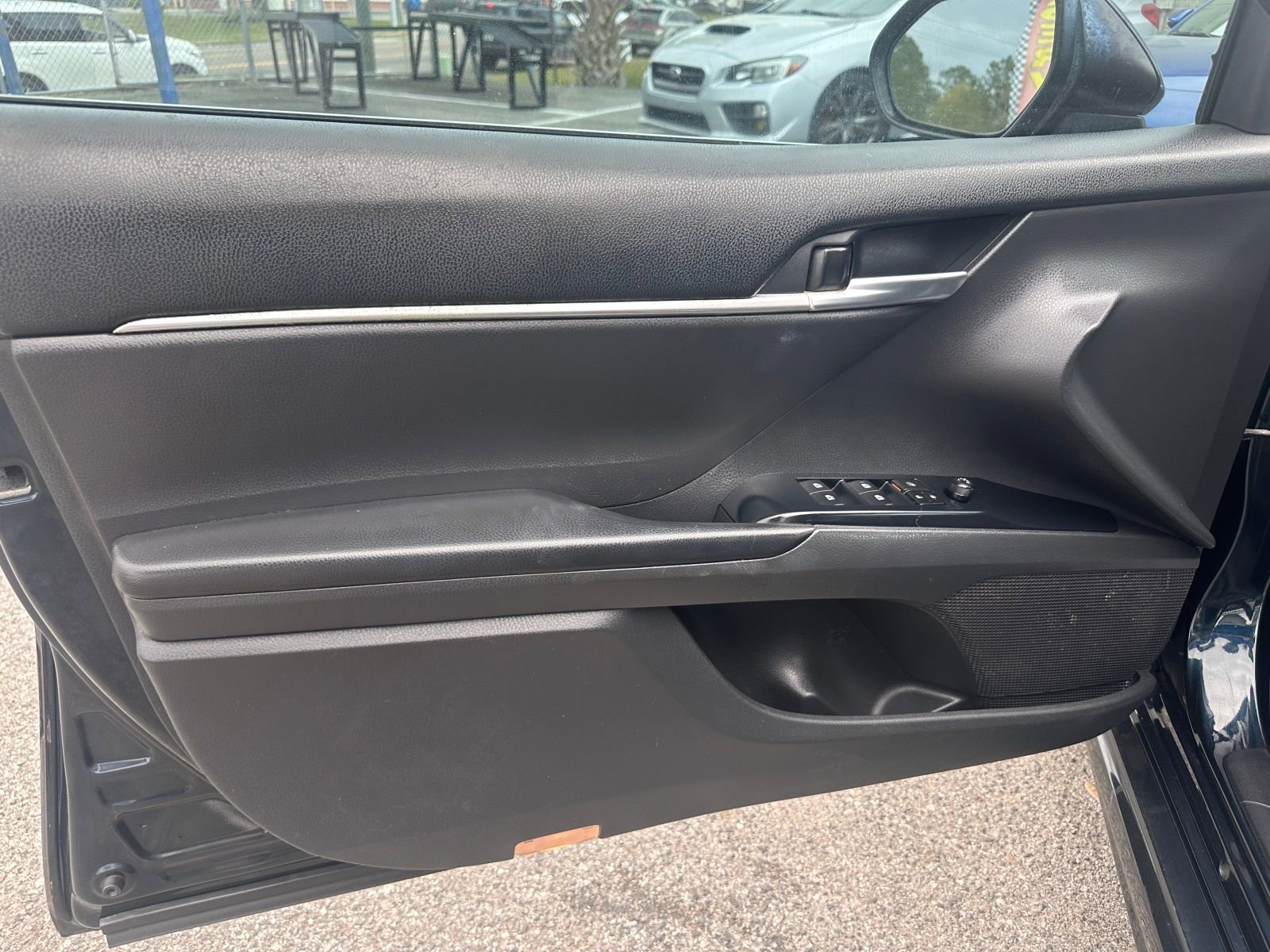 Vehicle image 9 of 21