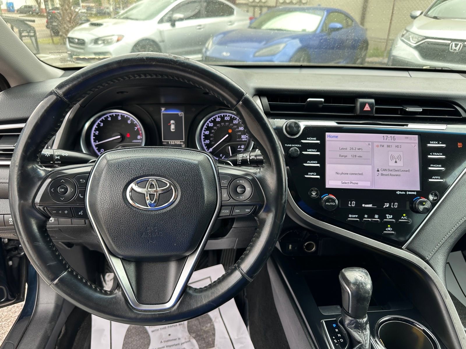 Vehicle image 11 of 21
