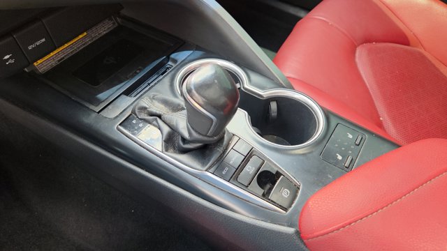 Vehicle image 20 of 32