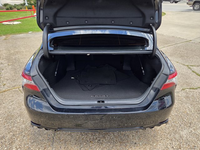 Vehicle image 11 of 32