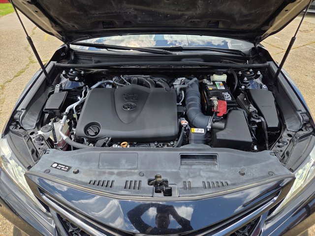 Vehicle image 9 of 32