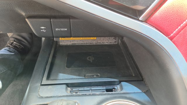 Vehicle image 26 of 32