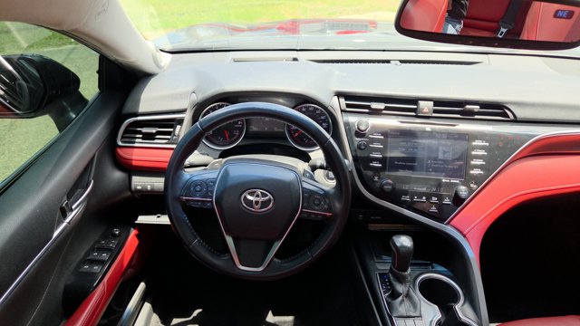Vehicle image 13 of 32