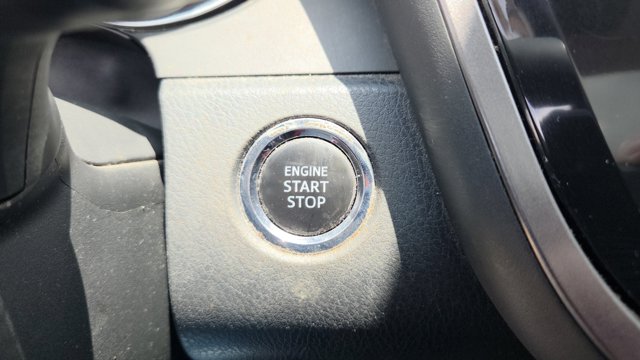Vehicle image 22 of 32