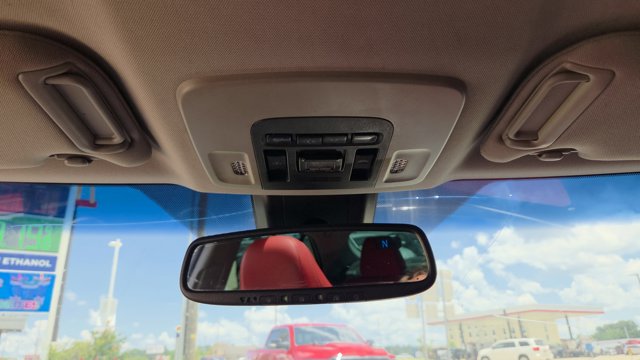 Vehicle image 31 of 32