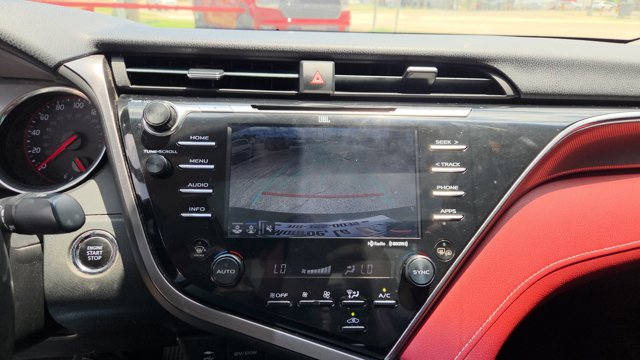 Vehicle image 18 of 32
