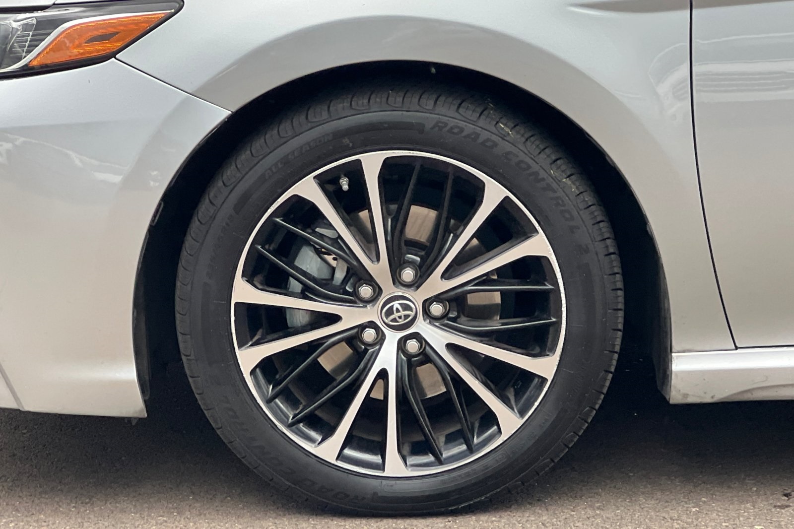 Vehicle image 24 of 26