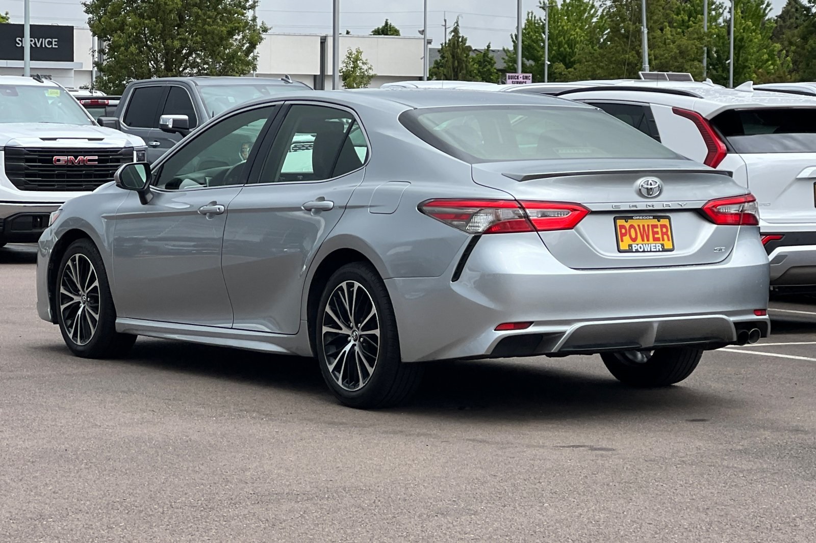 Vehicle image 8 of 26
