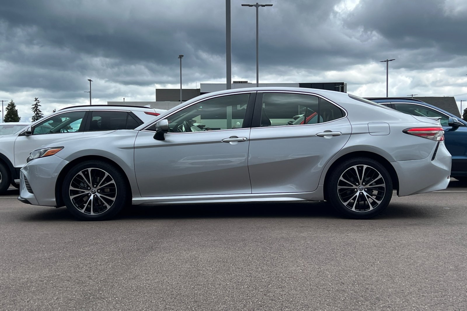 Vehicle image 9 of 26