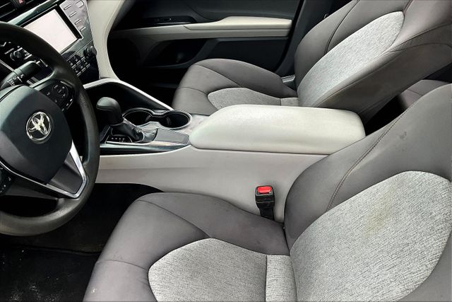 Vehicle image 14 of 30