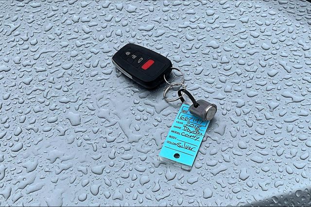 Vehicle image 12 of 30