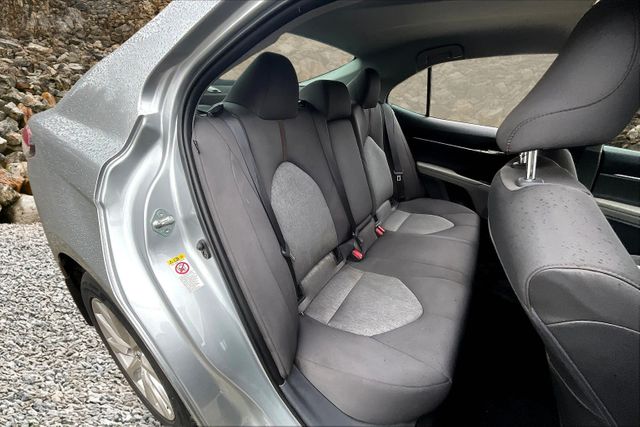 Vehicle image 25 of 30